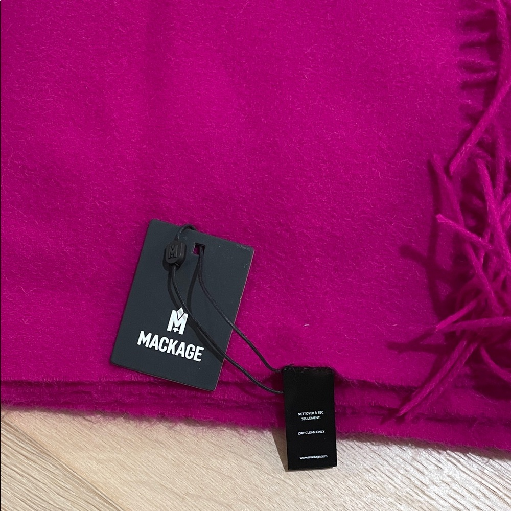 NWT Mackage LUKI Scarf Color Berry - Picture 6 of 13